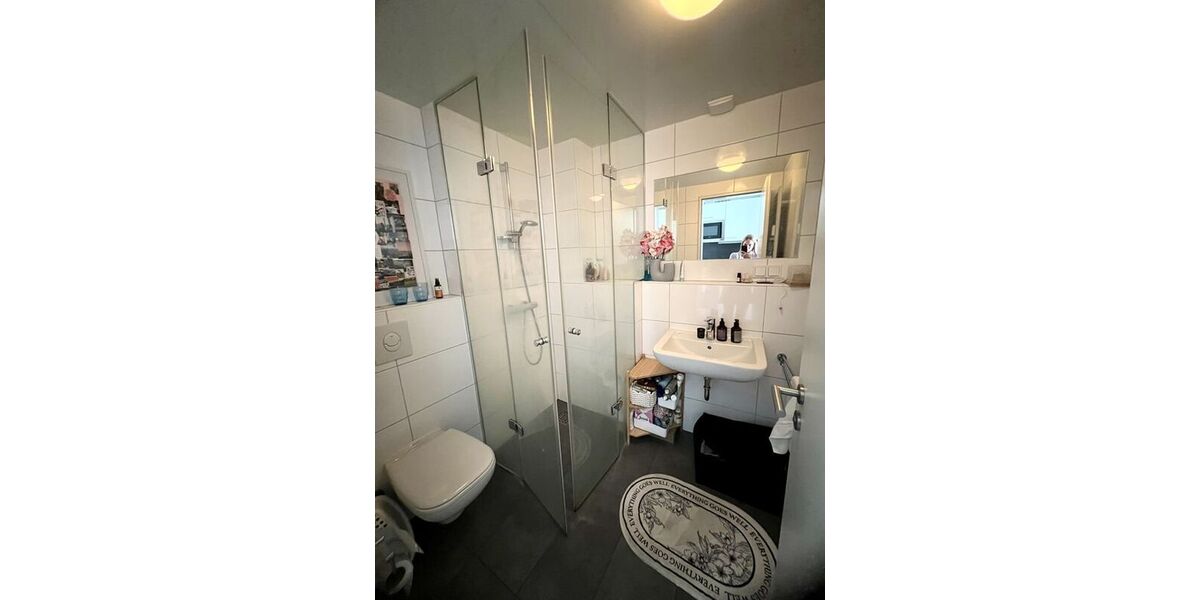 Helles Studenten Appartement in guter Lage Freiburgs - Dachgeschoßwohnung Freiburg im Breisgau Brühl | Angebot:27330809
