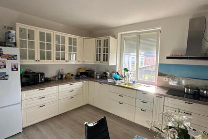 Wohnung Breisach am Rhein - 4 Zimmer, 112 m&sup2;, 1.100&euro; | Angebot:25158429