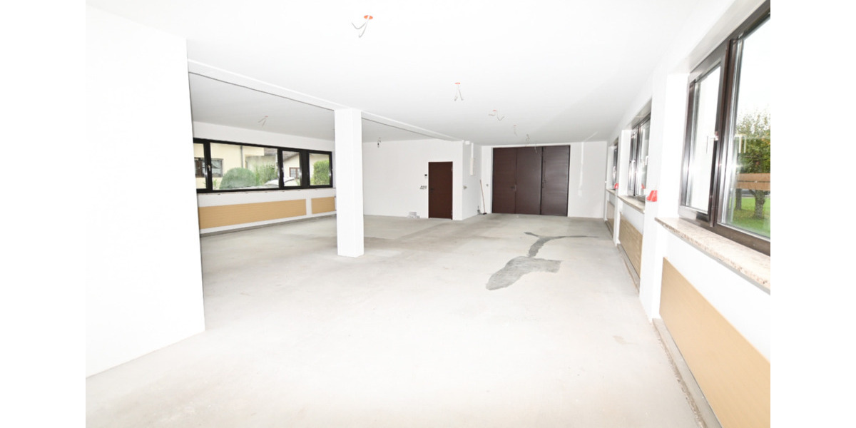 Haus und Halle in Denzlingen für Wohnen und Gewerbe 6 zimmer