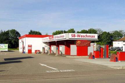 Grund: solide. Optional - Waschstraße in 2024 erneuert zimmer