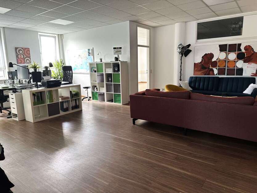 Büro in Gundelfingen 1.750 € 160 m²