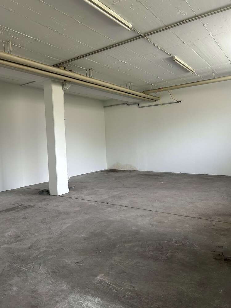 Halle in Freiburg 500 € 64 m²
