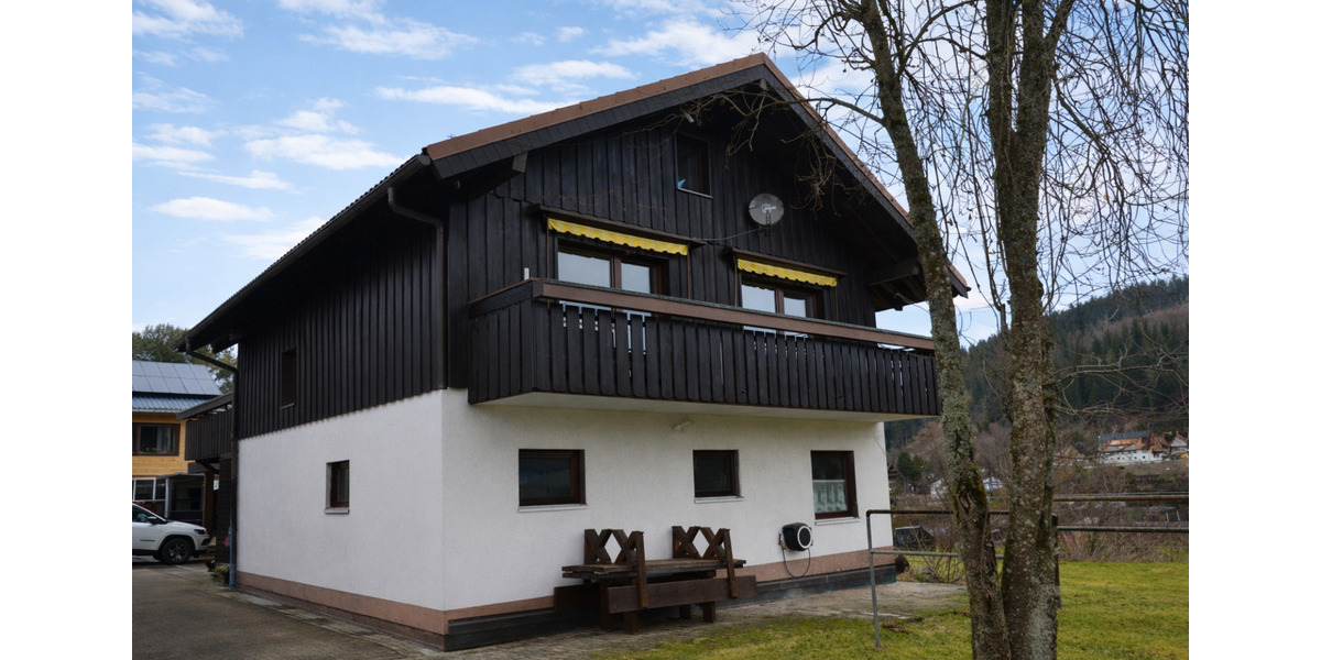 Einfamilienhaus Titisee-Neustadt Neustadt - 5 Zimmer, 160 m&sup2;, 420.000&euro; | Angebot:25173329