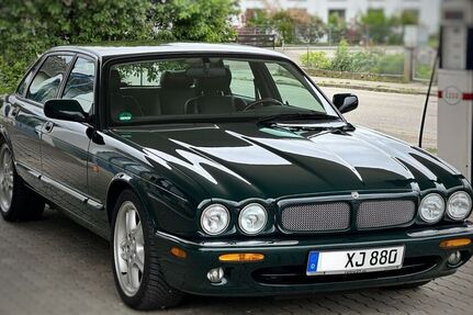Jaguar XJR