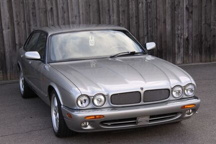 Jaguar XJR