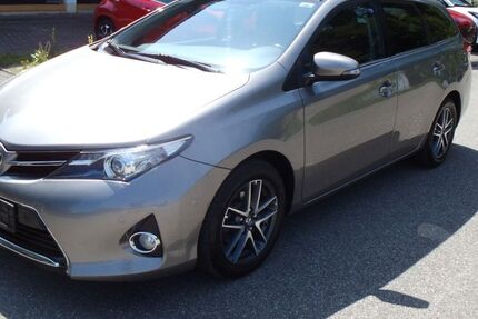 Toyota Auris 152.000 km 8.900 &euro; Münstertal 79244