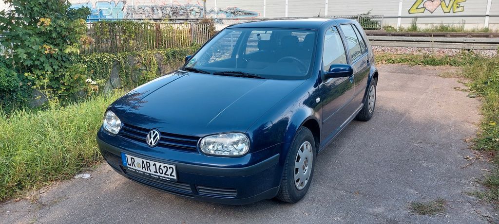 VW Golf 255.000 km 2.400 € Ettenheim 77955