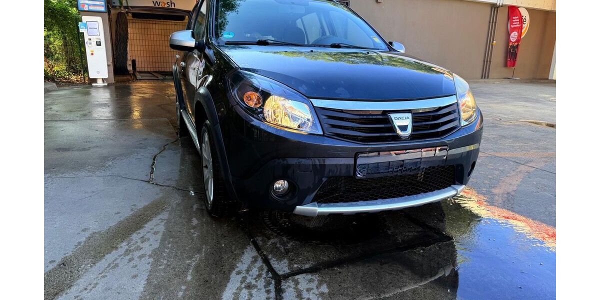 Dacia Sandero 170.000 km 3.550 &euro; Freiburg 79106