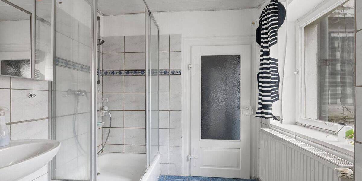 Mehrfamilienhaus, Wohnhaus Waldkirch - 7 Zimmer, 136 m&sup2;, 450.000&euro; | Angebot:25697051