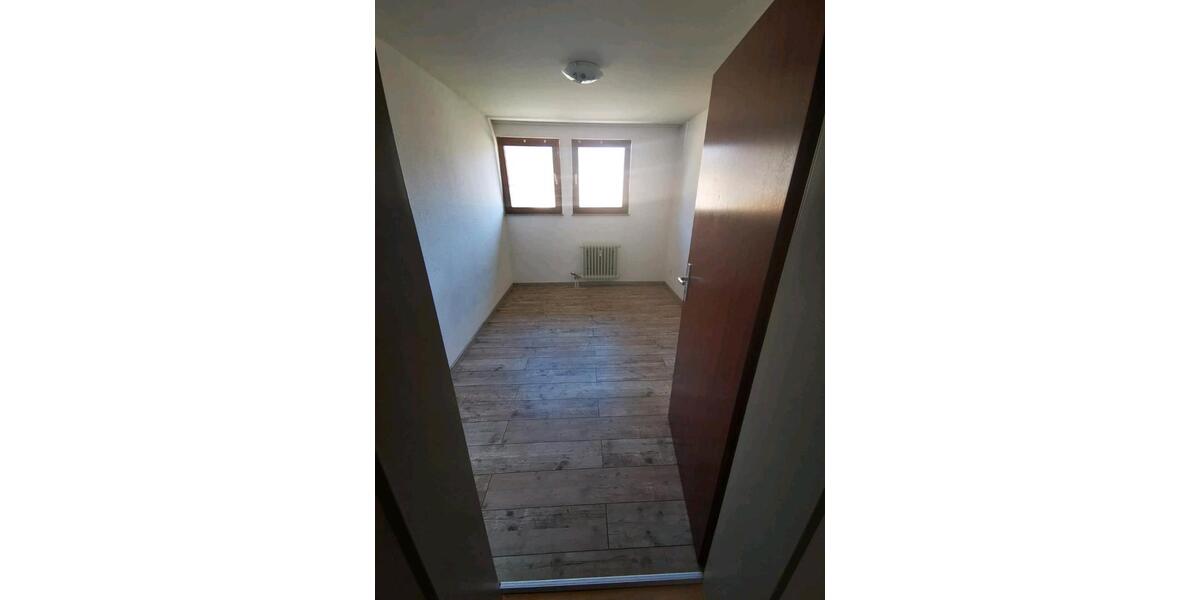 Dachgeschoßwohnung Schönau im Schwarzwald - 4 Zimmer, 95 m&sup2;, 1.000&euro; | Angebot:25920956