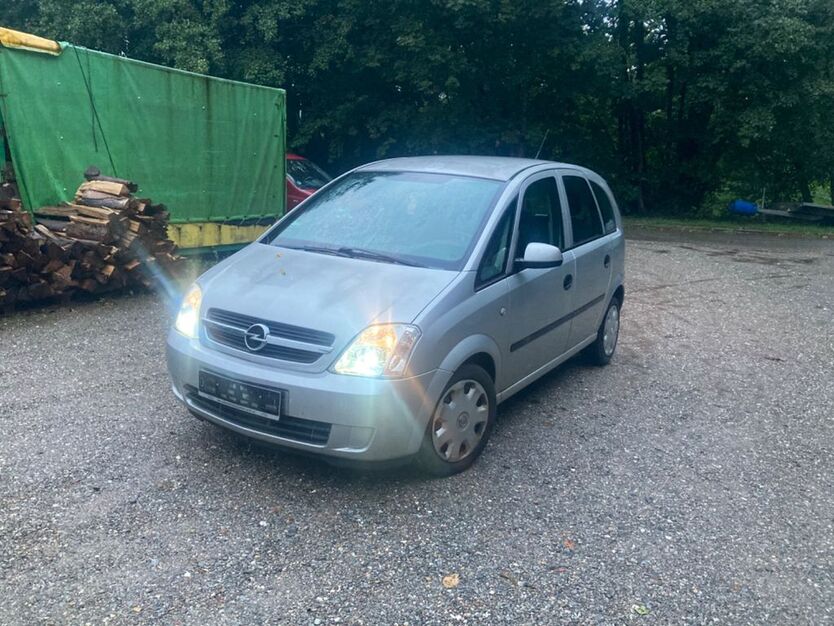Opel Meriva 218.000 km 1.500 € Simonswald 79263
