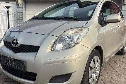 Toyota Yaris 159.000 km 5.900 &euro; Staufen Im Breisgau 79219