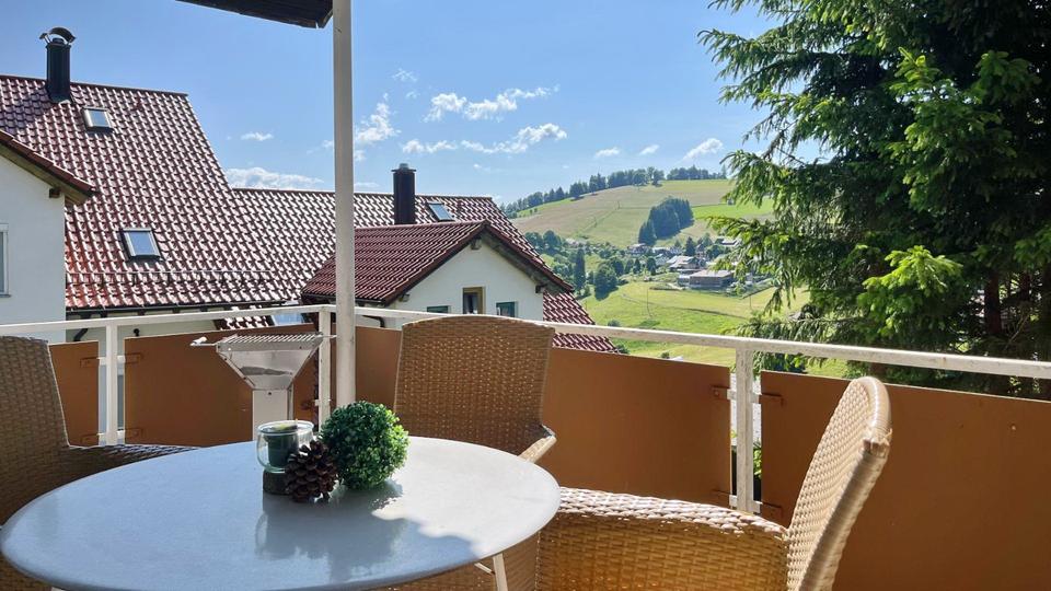 Großzügiges Einfamilienhau in idyllischer Hanglage 8 zimmer
