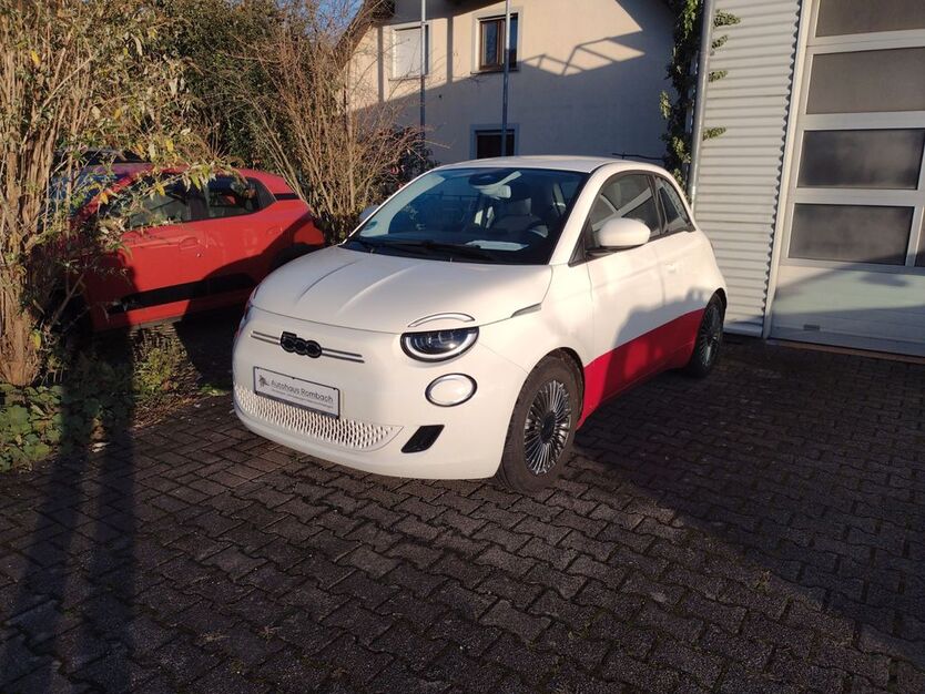 Fiat 500e 23.390 km 18.990 € Stegen 79252