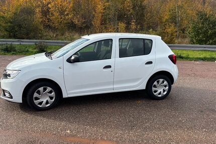 Dacia Sandero 14.000 km 8.300 € Umkirch 79224