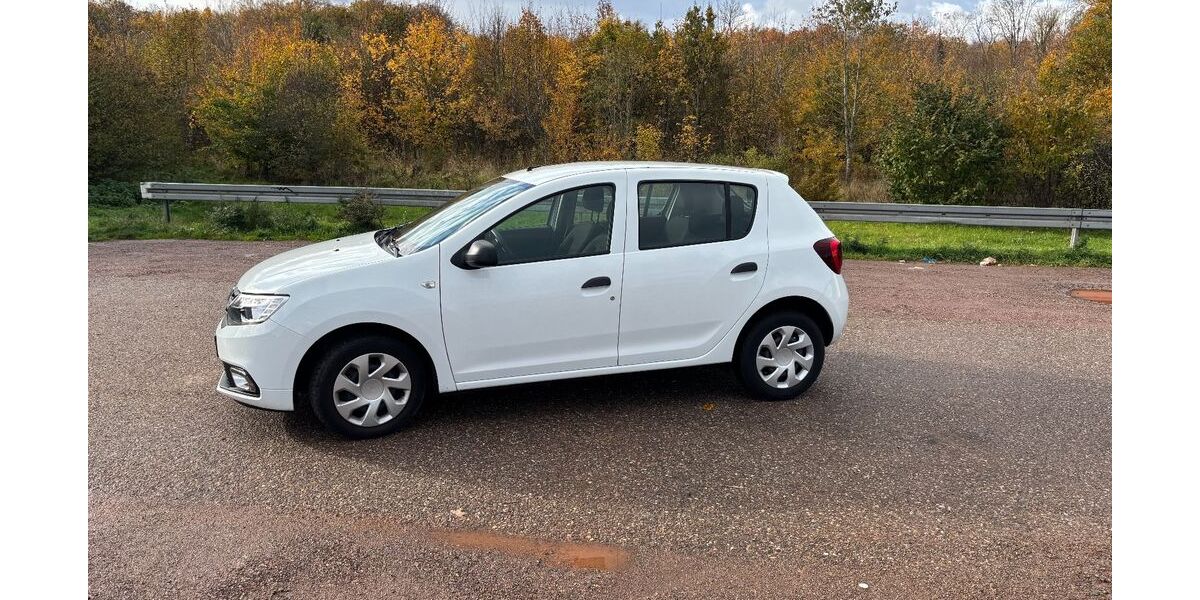 Dacia Sandero 14.000 km 8.300 € Umkirch 79224