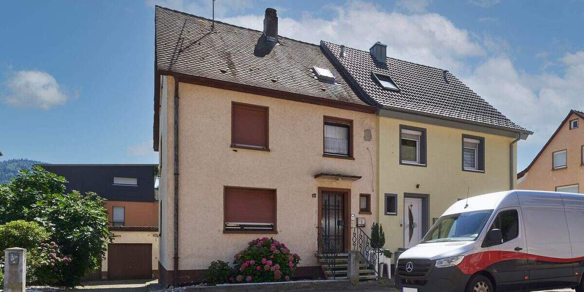 Charmante Doppelhaushälfte mit Um- und Ausbaupotential in 79183 Waldkirch 6 zimmer