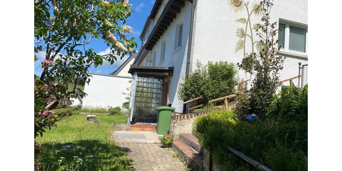 Doppelhaushälfte Furtwangen im Schwarzwald - 8 Zimmer, 150 m&sup2;, 298.000&euro; | Angebot:27053634