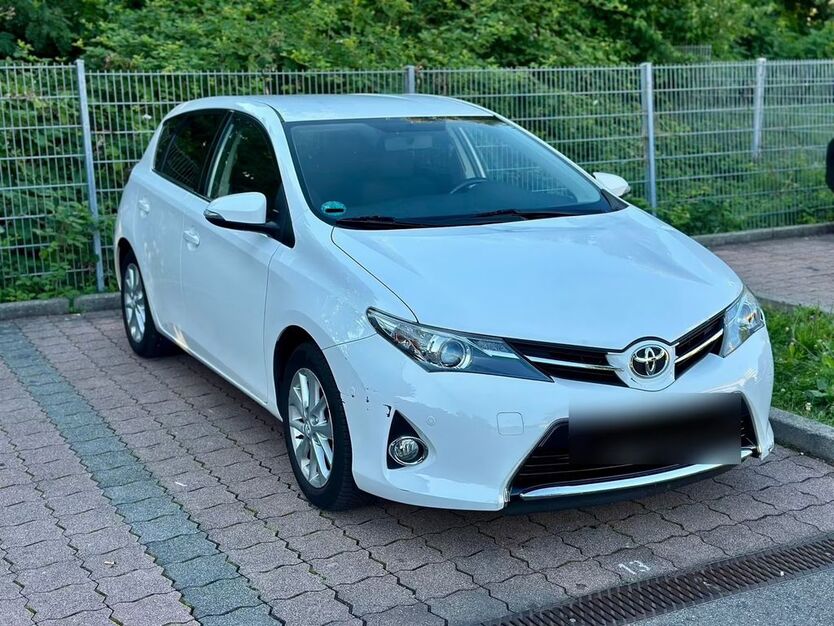 Toyota Auris 63.000 km 13.500 € Freiburg im Breisgau 79115