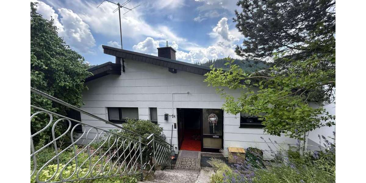 Haus zum Kaufen in Furtwangen 339.000 € 210 m² 6.5 zimmer
