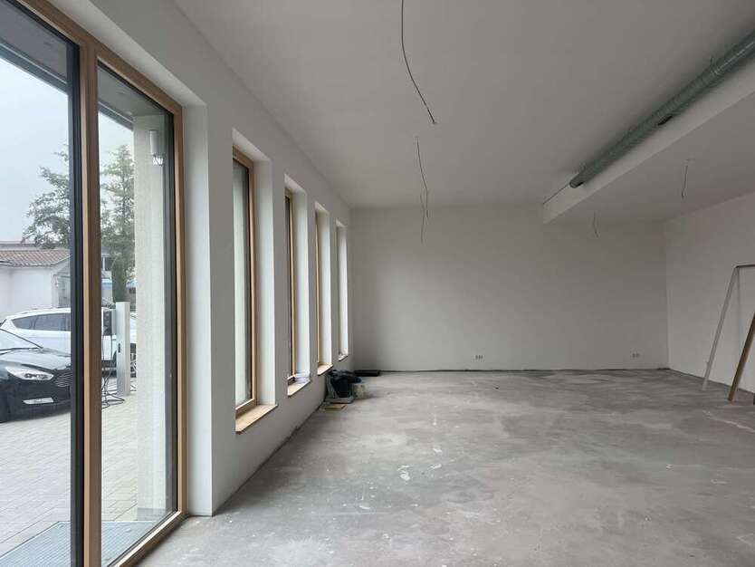 Einzelhandel in Schallstadt 498.000 € 99 m²
