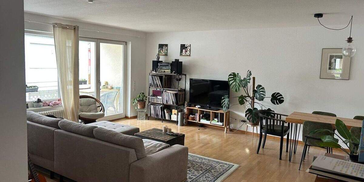 Etagenwohnung Freiburg im Breisgau Stühlinger - 3 Zimmer, 92 m&sup2;, 540.000&euro; | Angebot:26723838
