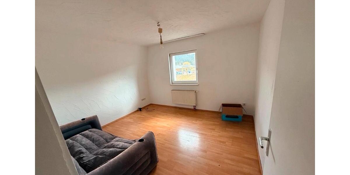 Einfamilienhaus Furtwangen im Schwarzwald - 5 Zimmer, 180 m&sup2;, 300.000&euro; | Angebot:27244512