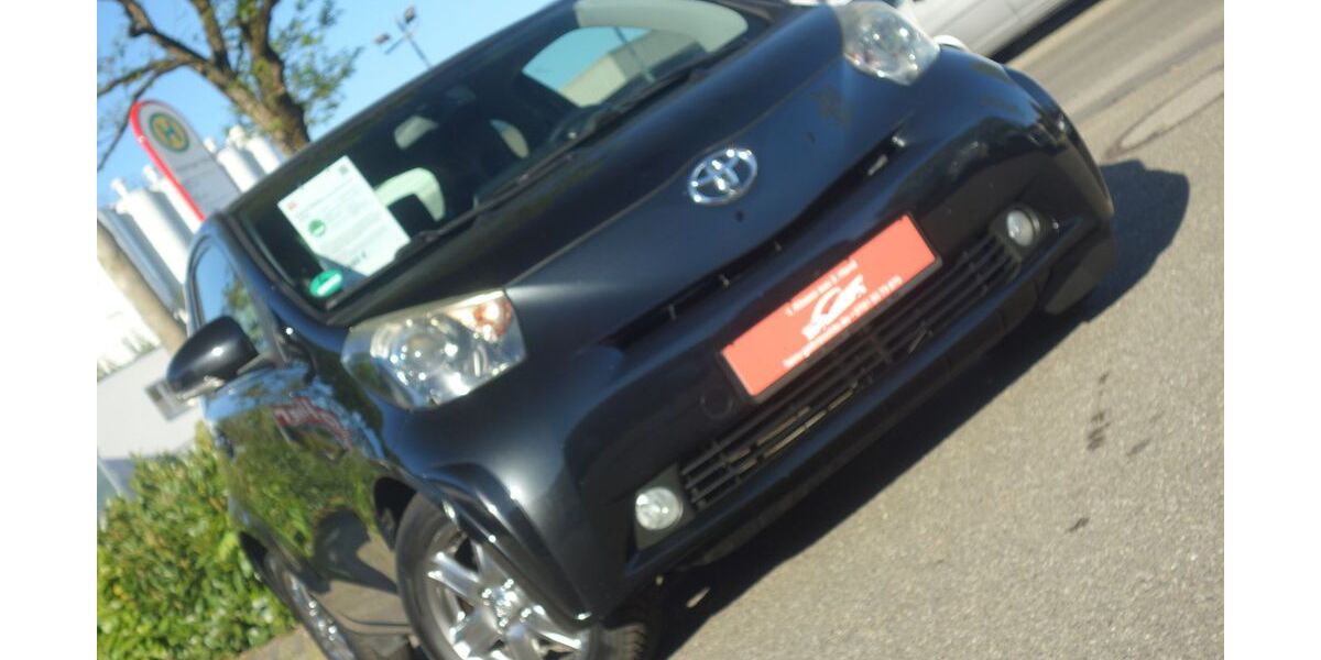 Toyota IQ 85.000 km 7.500 &euro; Freiburg 79111