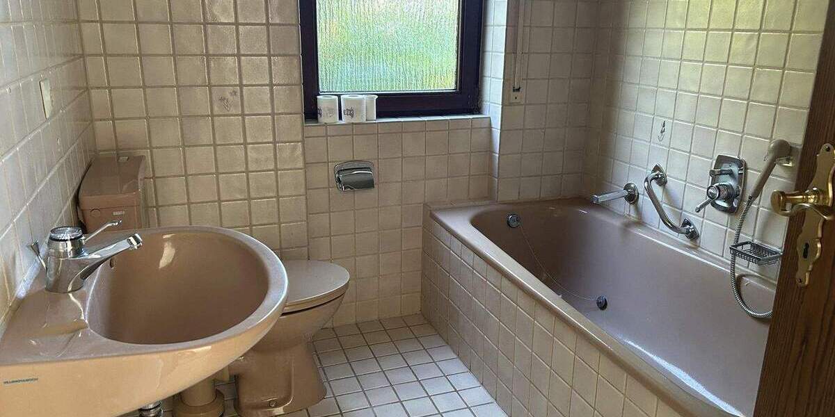 Einfamilienhaus Horben Dorf - 5 Zimmer, 138 m&sup2;, 420.000&euro; | Angebot:25704937
