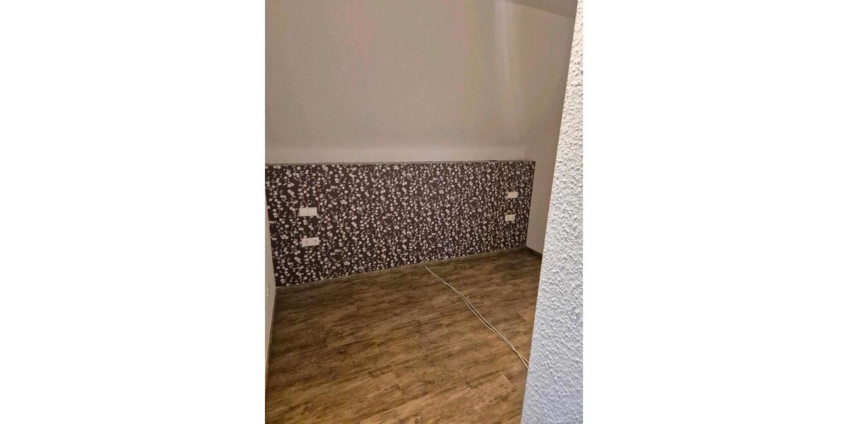 Dachgeschoßwohnung Neuenburg am Rhein - 5 Zimmer, 134 m&sup2;, 340.000&euro; | Angebot:26803415