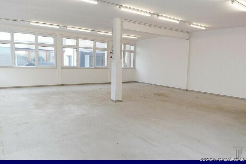 GROSSZÜGIGE HALLE MIT BÜRO: IDEAL FÜR LOGISTIK UND LAGER! zimmer
