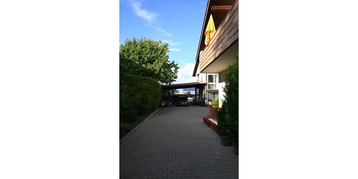 Haus und Halle in Denzlingen für Wohnen und Gewerbe 6 zimmer