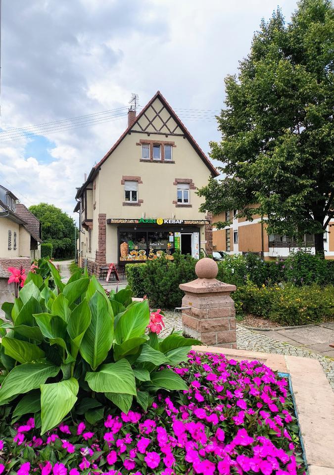 Einfamilienhaus mit Döner-Imbiss in Friesenheim