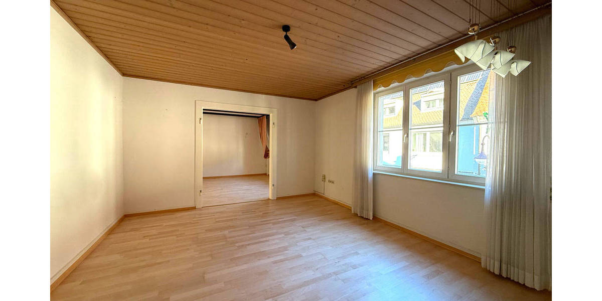 Etagenwohnung Breisach am Rhein Breisach - 3 Zimmer, 115 m&sup2;, 1.150&euro; | Angebot:26093741