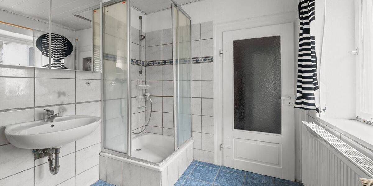 Mehrfamilienhaus, Wohnhaus Waldkirch - 7 Zimmer, 136 m&sup2;, 450.000&euro; | Angebot:25697051