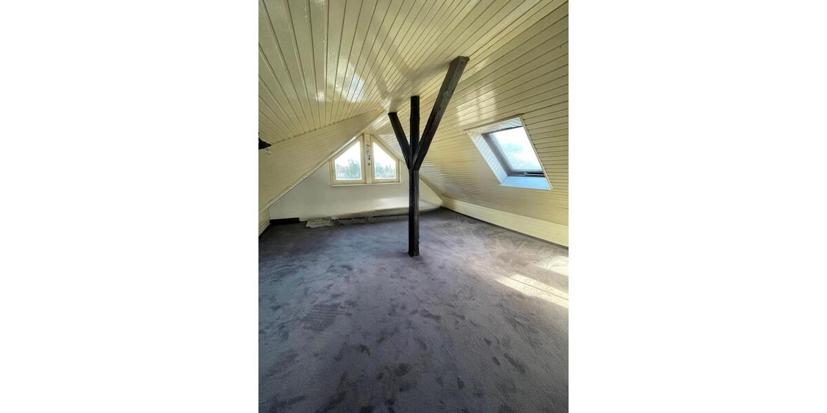 Etagenwohnung Freiburg im Breisgau - 2 Zimmer, 94 m&sup2;, 1.300&euro; | Angebot:25145589