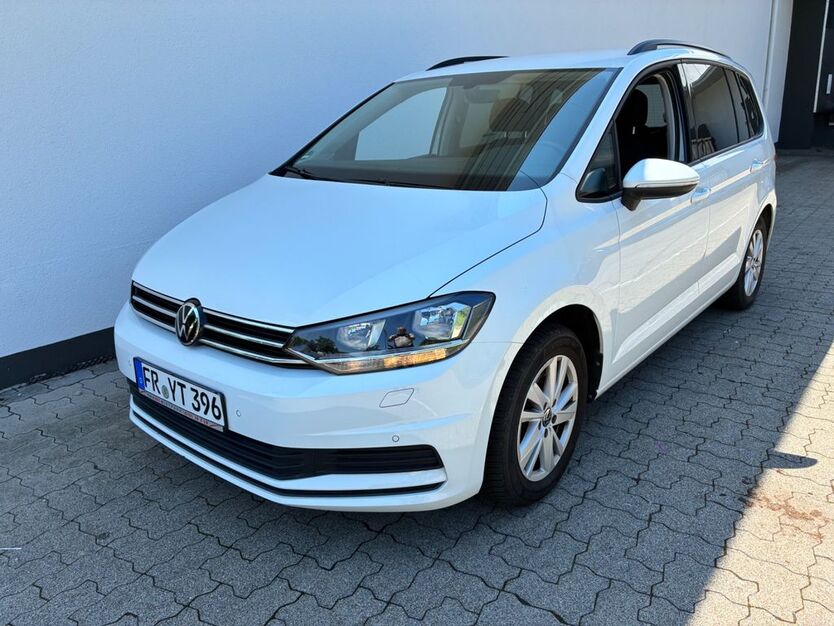 VW Touran 56.449 km 28.750 € Freiburg im Breisgau 79111