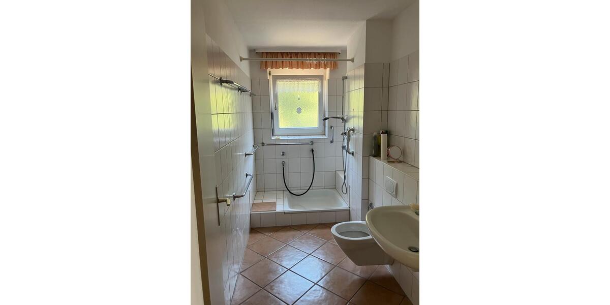 Etagenwohnung Staufen im Breisgau - 2.5 Zimmer, 68 m&sup2;, 250.000&euro; | Angebot:27195197