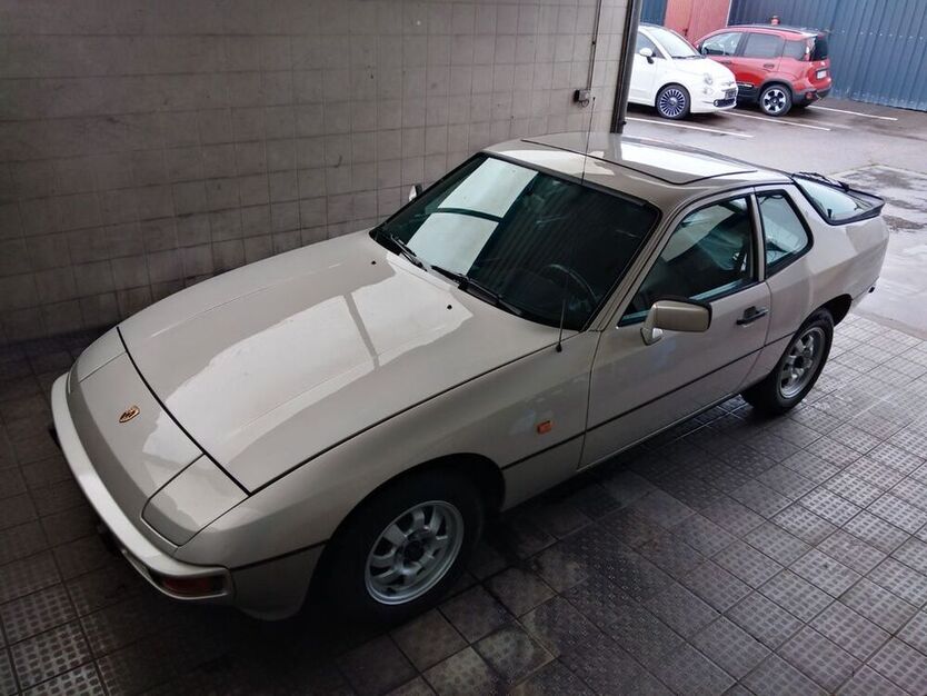924