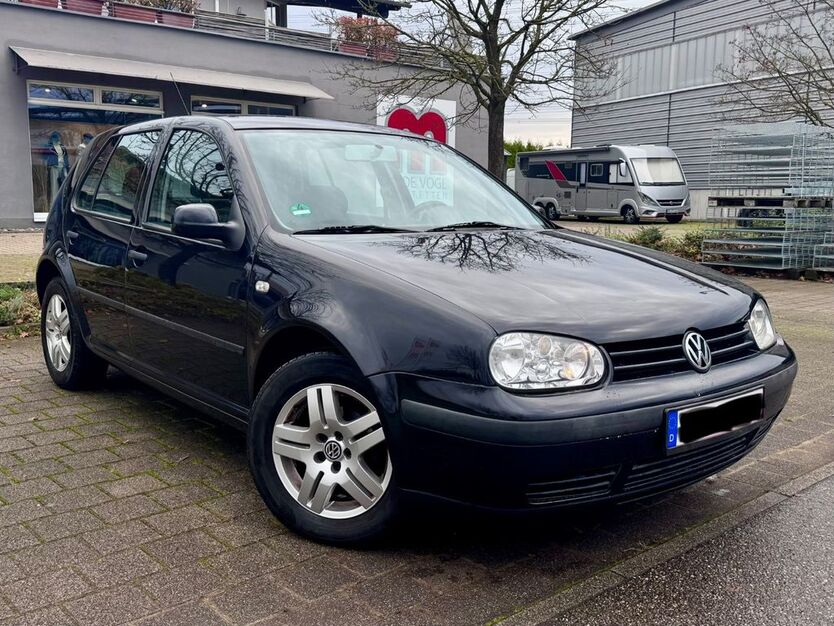 VW Golf 175.000 km 790 € Freiburg 79102