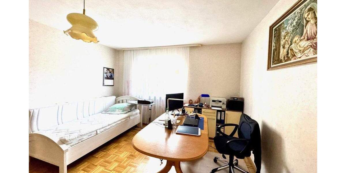 Doppelhaushälfte Ebringen - 8 Zimmer, 220 m&sup2;, 899.000&euro; | Angebot:25823328