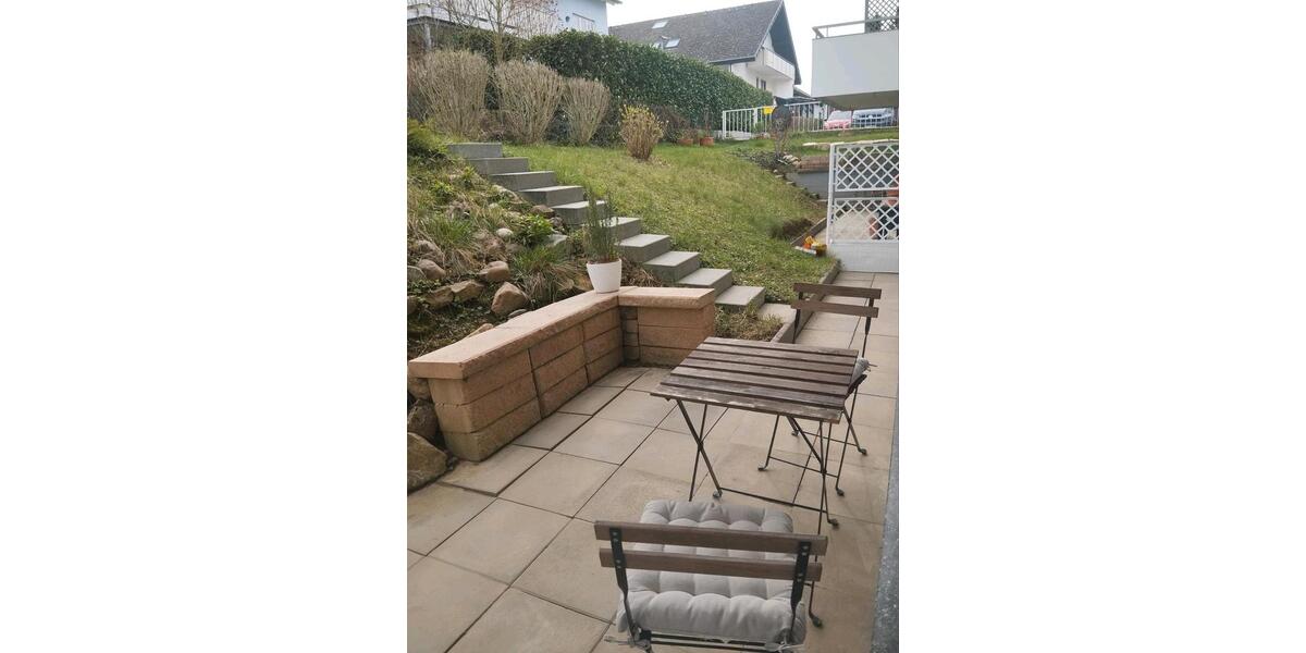 Helle 2-Zimmer Souterrain Wohnung mit Terrasse 2 zimmer