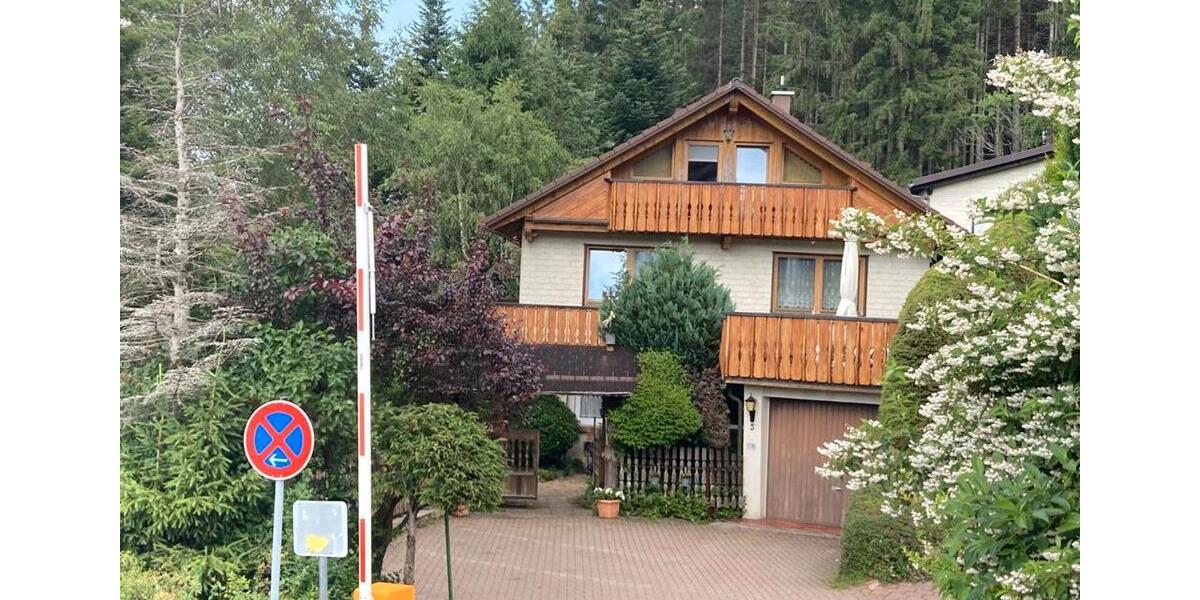 Einfamilienhaus Furtwangen im Schwarzwald - 13 Zimmer, 300 m&sup2;, 395.000&euro; | Angebot:27140838