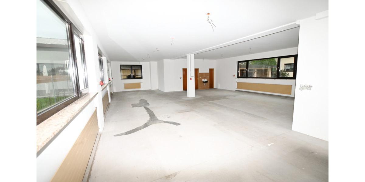 Haus und Halle in Denzlingen für Wohnen und Gewerbe 6 zimmer