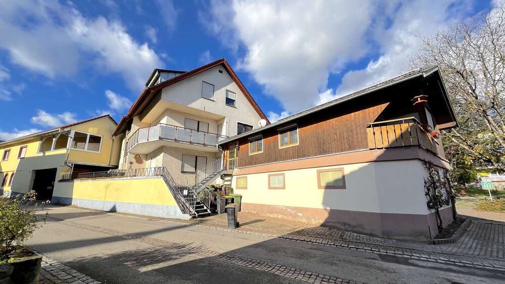 Haus zum Kaufen in Bötzingen 649.000 € 331 m² 13 zimmer