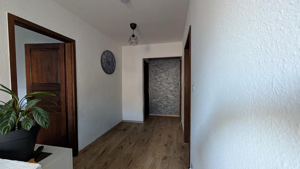 ​Freistehendes Haus mit Garten, ca. 2 km hinter Grenze Breisach 5 zimmer