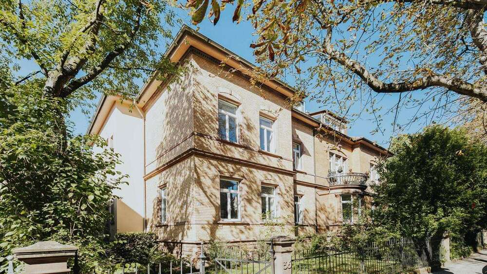 Haus zum Kaufen in Freiburg 2.700.000 € 363.1 m² 10 zimmer