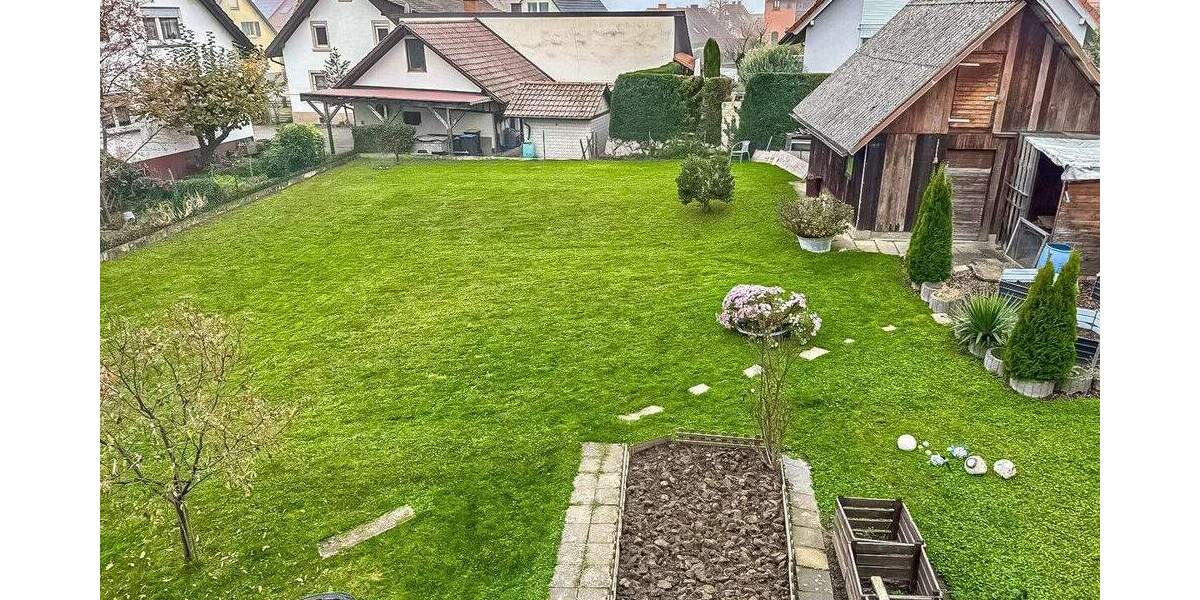 Mehrfamilienhaus, Wohnhaus Ebringen - 8 Zimmer, 212 m&sup2;, 699.000&euro; | Angebot:25774751