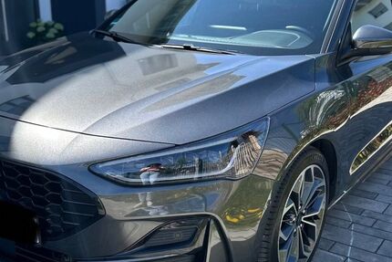 Ford Focus 90.000 km 17.900 &euro; Ihringen 79241
