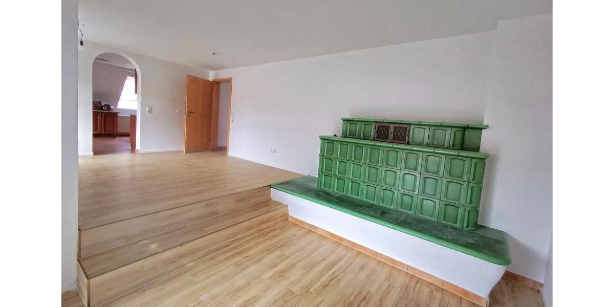 Dachgeschoßwohnung Hartheim am Rhein - 4 Zimmer, 132 m&sup2;, 1.584&euro; | Angebot:26624238